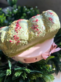 Cozonac cu fistic și zmeură 1,7 kg