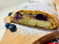 Placinta cu branza, nuci, iaurt si afine