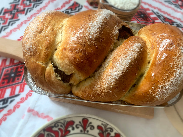 Cozonac cu ciocolata si visine cofiate