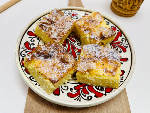 Placinta la tava cu branza dulce si lapte